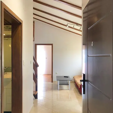With Gallery Sleeps 4, Close Apartmán Medulin