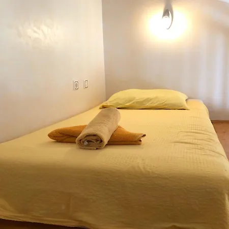 Apartmán With Gallery Sleeps 4, Close Medulin