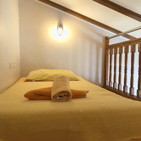 With Gallery Sleeps 4, Close *